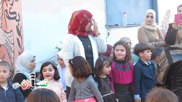 كفرقاسم – فيديو: بساتين الامل, السلام , والمحبة تحتفل بعيد الام على انغام عمو انس وجوقته ..